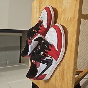 Nike air jordan 1 retro low, 9.5, red, black, white.